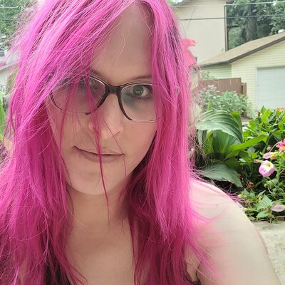 briellebouquet@queer.party